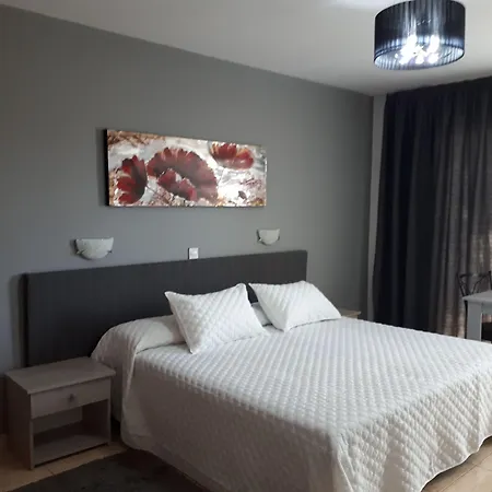 Irene's Apartmanhotel 3*