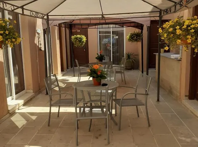 Irene's Aparthotel 3*