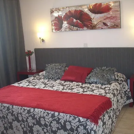 Lägenhetshotell Irene's 3*