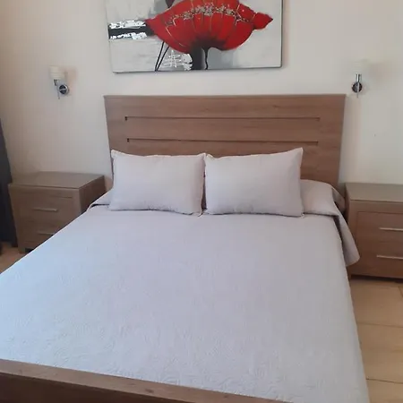 מלון דירות Irene's